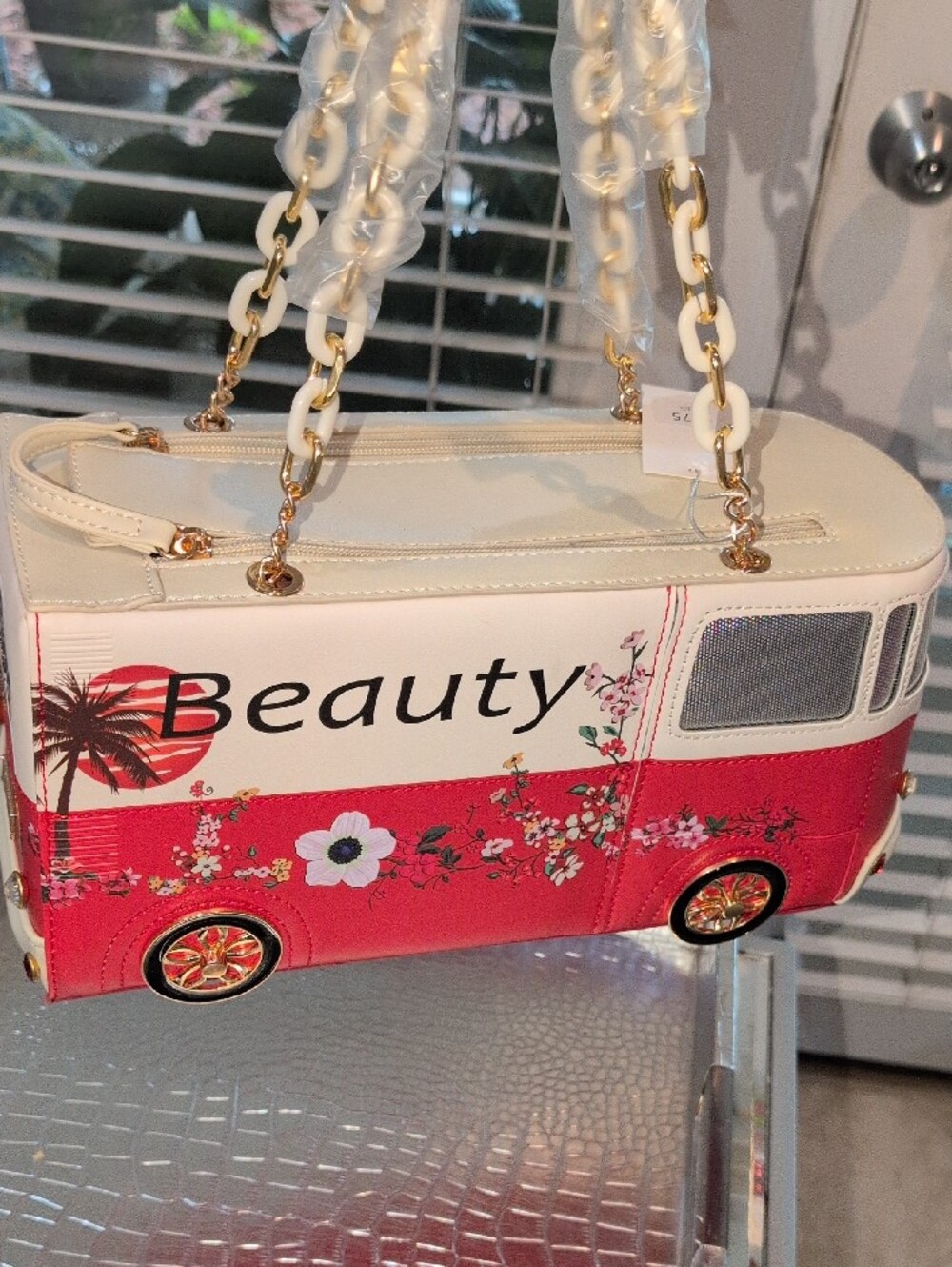 Beauty Floral Red And White  Camper Shoulder Bag With Spinning Wheels - NWT - Picture 5 of 16